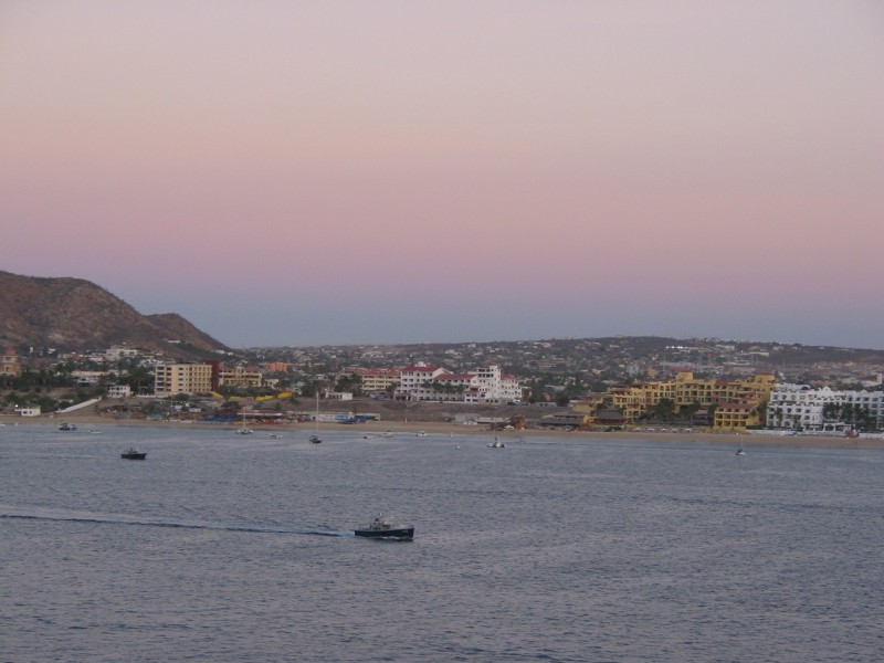 These 5 pictures in this row kinda give you a panoramic view of the Sea of Cortez - Cabo San Lucas area.